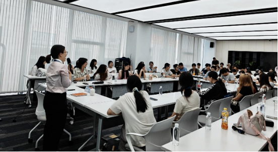 Quangong Co., Ltd компаниясына барыңыз және интеллектуалды кірпіш жасаудың құпияларын зерттеңіз